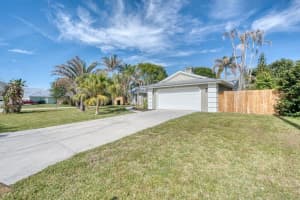 2501 SE Marius St, Port St. Lucie, FL 34952, - MLS#B26039722