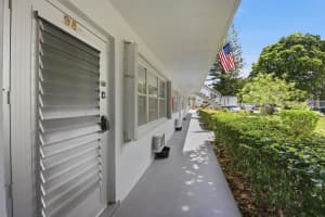 98 Cambridge E, West Palm Beach, FL 33417, - MLS#B26039726