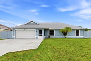 105 Glenwood Drive, Port Saint Lucie, FL 34984 - MLS#B26039826