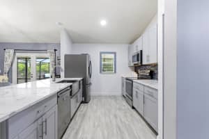 105 Glenwood Drive, Port Saint Lucie, FL 34984 - MLS#B26039826