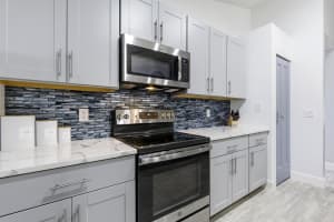 105 Glenwood Drive, Port Saint Lucie, FL 34984 - MLS#B26039826