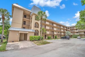 6361 Falls Cir Drive, Lauderhill, FL 33319 - MLS#B26039917
