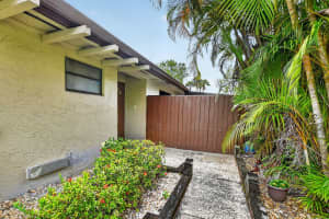 22718 Vistawood Way, Boca Raton, FL 33428 - MLS#B26039925