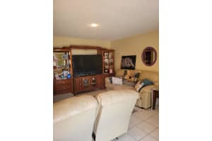 1015 11th Avenue, Hallandale Beach, FL 33009 - MLS#B26040017