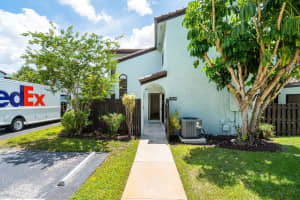 22300 Pineapple Walk Drive, Boca Raton, FL 33433 - MLS#B26040199
