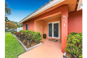 851 E Plantation Cir, Plantation, FL 33324, - MLS#B26040201