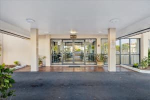 4156 Inverrary Drive, Lauderhill, FL 33319 - MLS#B26040350