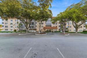 4156 Inverrary Drive, Lauderhill, FL 33319 - MLS#B26040350