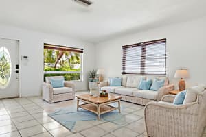 735 34th Court, Oakland Park, FL 33334 - MLS#B26040484