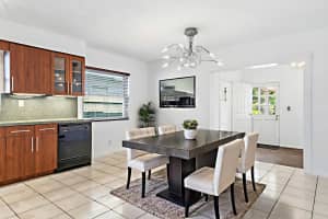 735 34th Court, Oakland Park, FL 33334 - MLS#B26040484