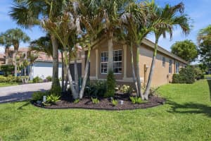 2165 Newport Isles Boulevard, Port Saint Lucie, FL 34953 - MLS#B26040585