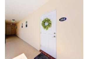 12 Colonial Club Drive, Boynton Beach, FL 33435 - MLS#B26040768