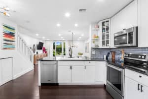 7102 Woodmont Way, Tamarac, FL 33321 - MLS#B26040853