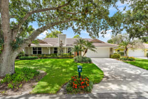 10 Bentwood Road, Palm Beach Gardens, FL 33418 - MLS#B26041193