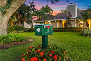 10 Bentwood Road, Palm Beach Gardens, FL 33418 - MLS#B26041193