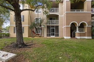 6450 Emerald Dunes Drive, West Palm Beach, FL 33411 - MLS#B26041240
