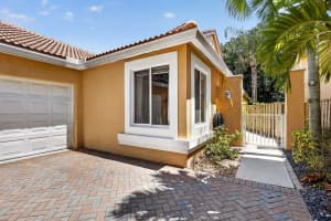 10124 4th Street, Plantation, FL 33324 - MLS#B26041384