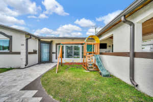 3300 32nd Street, Lauderdale Lakes, FL 33309 - MLS#B26041508