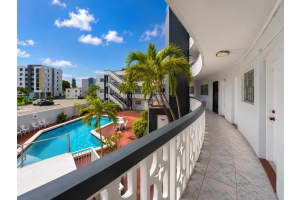 11 52nd Avenue, Miami, FL 33134 - MLS#B26041520