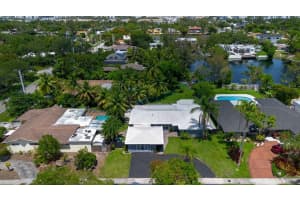 19885 22nd Avenue, Miami, FL 33180 - MLS#B26041579