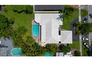 19885 22nd Avenue, Miami, FL 33180 - MLS#B26041579