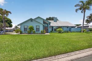 10705 Seabreeze Court, Hobe Sound, FL 33455 - MLS#B26041615