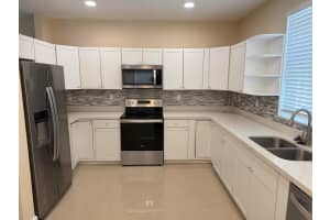 940 Doveplum Court, Hollywood, FL 33019 - MLS#B26041749
