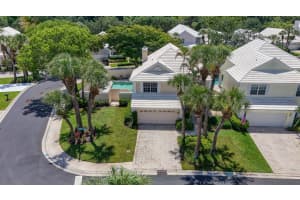 33 Selby Lane, Palm Beach Gardens, FL 33418 - MLS#B26041856