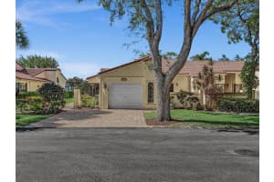 2627 Emerald Way, Deerfield Beach, FL 33442 - MLS#B26041869