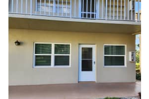 10 Lake Vista Trail, Port Saint Lucie, FL 34952 - MLS#B26041897