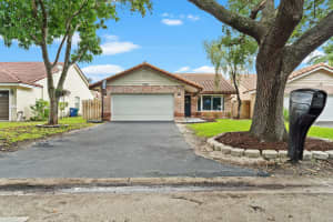 2696 94th Avenue, Coral Springs, FL 33065 - MLS#B26041997