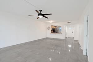 8301 Sands Point Boulevard, Tamarac, FL 33321 - MLS#B26042008