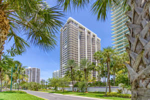 20185 Country Club Drive, Miami, FL 33180 - MLS#B26042247