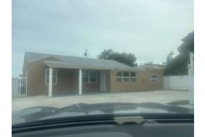 750 Ne 4th Place, Hialeah, Fl 33010, Hialeah