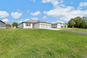 8225 95th Avenue, Vero Beach, FL 32967 - MLS#B26042347