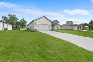 8016 102nd Court, Vero Beach, FL 32967 - MLS#B26042391