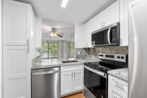 9450 Poinciana Place, Davie, FL 33324 - MLS#B26042413