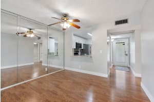 9450 Poinciana Place, Davie, FL 33324 - MLS#B26042413