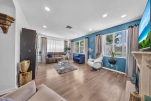 726 Gazetta Way, West Palm Beach, FL 33413 - MLS#B26042539