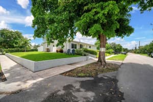 7321 Cody Street, Hollywood, FL 33024 - MLS#B26042666