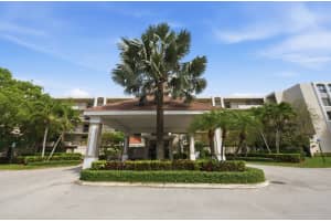 1915 Lavers Circle, Delray Beach, FL 33444 - MLS#B26042923