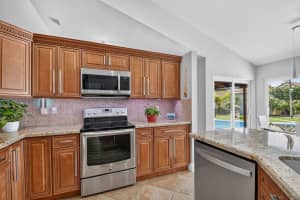 5817 Laurel Green Circle, Boynton Beach, FL 33437 - MLS#B26042983