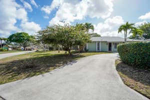 120 Swan Parkway, Royal Palm Beach, FL 33411 - MLS#B26043060
