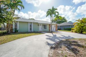 120 Swan Parkway, Royal Palm Beach, FL 33411 - MLS#B26043060