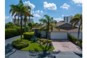 3268 Lakeshore Drive, Hutchinson Island, FL 34949 - MLS#B26043106