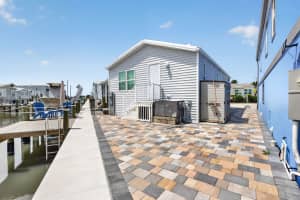 351 Nettles, Jensen Beach, FL 34957, Jensen Beach, FL 34957 - MLS#B26043154