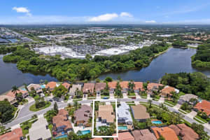 10333 Buena Ventura Drive, Boca Raton, FL 33498 - MLS#B26043213