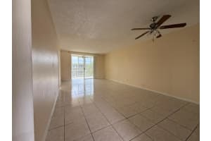 6005 Del Lago Circle, Sunrise, FL 33313 - MLS#B26043226