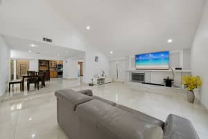 8811 150th Place Circle, Miami, FL 33196 - MLS#B26043248