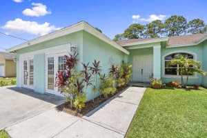 1752 Bonfire Terrace, Port Saint Lucie, FL 34953 - MLS#B26043251
